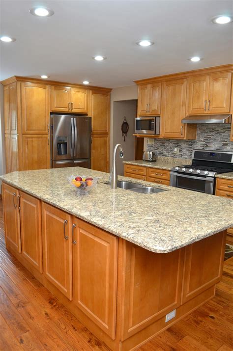 honey maple cabinets with stainless steel and granite|are honey maple cabinets outdated.